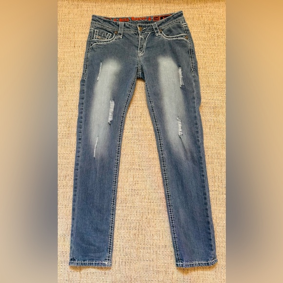 Rock Revival Denim - Rock Revival Jeans
Embroidered Skinny Jeans 
Light Blue Distressed 
Sz 29